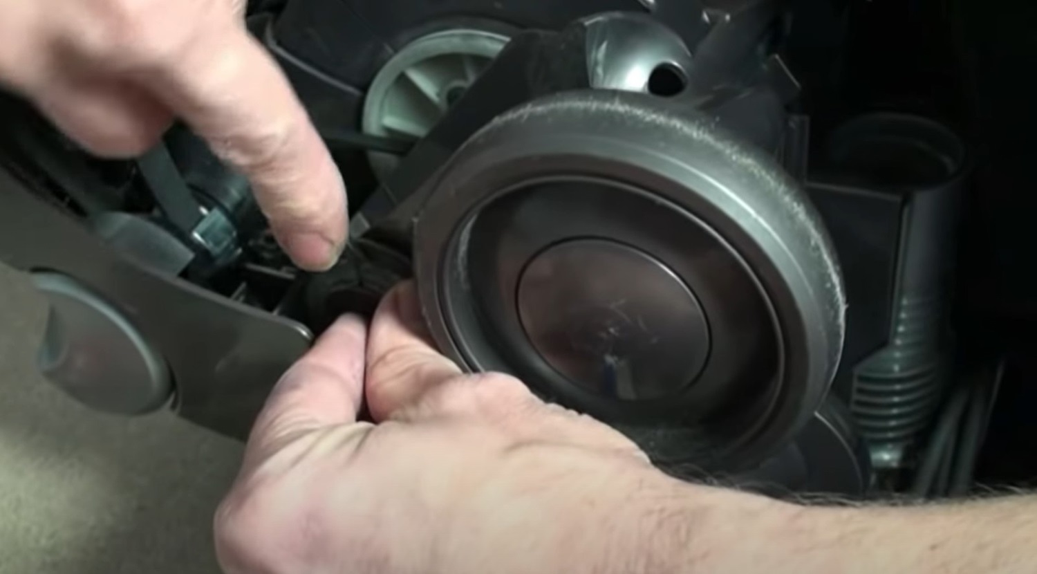 Dyson Motor Replacement remove circlips